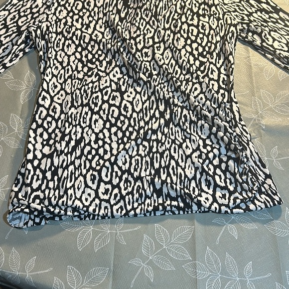 Chaus New York Blouse. - Picture 5 of 15